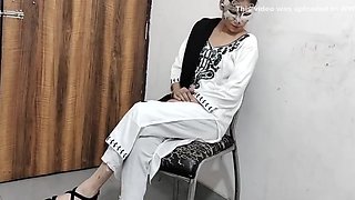 College Girl Ko Paise Dekar Jabar Dasti Pakad Ke Pel Diya