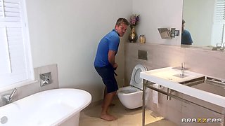 Bubble Bath Milf Sex With Ryan Ryder, Louise Lee - Brazzers