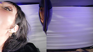 Handsfree Closeup Milking Table VR