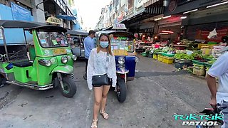 Curvy Cougar Fucked For First Hardcore Porno At Tuk Tuk Patrol