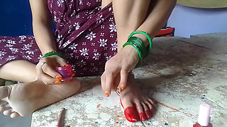 Indian Bhabhi Applies Color to Hear Legs Indian Desi Bhabhi
