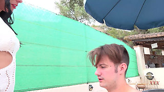 Sultry Spanish MILF Linda Del Sol Seduces the Pool Boy