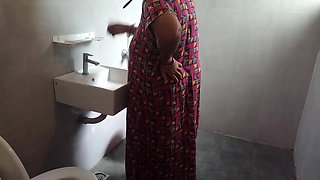 Chubby Aunty Hot Bathing