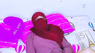 Hijab Wife Has A Hard Time Fucking Her Father-in-Law