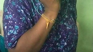 Swiggy Food Delivery Boy Sex with Aunty for Money