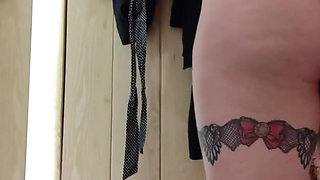 Howing My Body at a Dressing Room