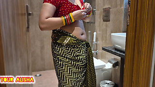 Found Bhabhi Naked in the Washroom and Fucks Her