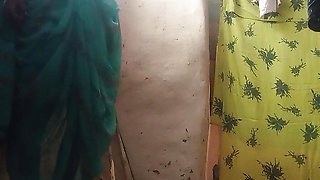 Indian Desi Bhabhi fucking ass - Oldest poor house Sex - tight pussy sex