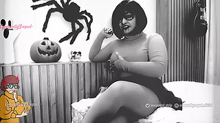 Halloween Velma Zombie Cosplay Playing the Red Light Green Light Game Anal Bu...