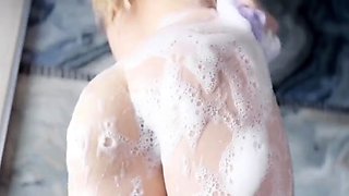 Solo girls masturbate until orgasm for