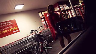 Andy fucks Liz at a main road in the heart of Berlin - Hitzefrei