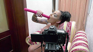 Big Fake Boobs Babe Deepthroats Big Dick