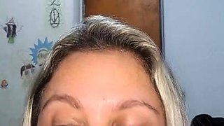 amateur blonde solo webcam