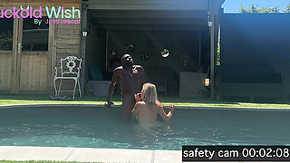 Lumacarie Gets Fuck at Swiming Pool