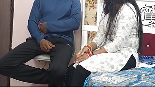 Indian Aunty Fucked- Padosan Aunty Garmi Ke Bahane Air Conditioner Ki Hava Khane Aai Or Chut Ki Chudai Karvai