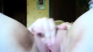 Maid's 18-year-old daughter close-up pussy play