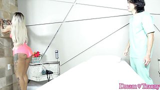 Splendid Polly at toys movie