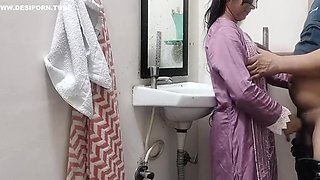 Stepsister In Law Ko Bathroom Ke Paas Pakad Ke Jabar Dasti Pela