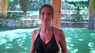 A luxurious welcome for footballer Nessi - Jacquie et Michel TV