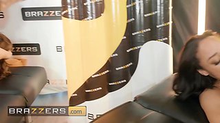 Horny girls Alexis Fawx & Alexis Tae have their bungholes crammed after the greatest podcast - brazzers
