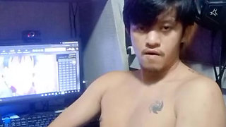 Jerking in front of computer and oozing out his cum blissfully