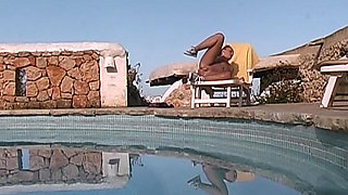 German Babe Playing with Her Pussy in Outdoor Show