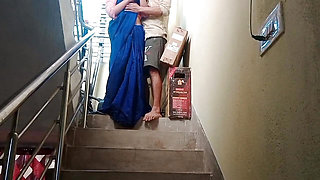 Indian bhabi ko neighbor devar ne ek chod ke gaya