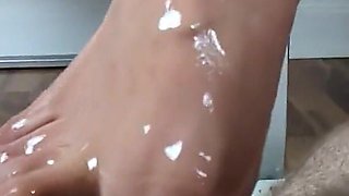 Oily Footjob with Long Toes! Hot Asian Uses Sexy Feet Well