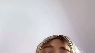 Sweet looking Ebony Teen Solo Masturbation