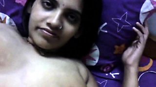 Sexy Indian Boobed Aunty LIVE NOW = cambirds dot com