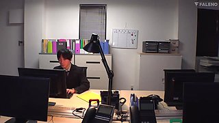 Fsdss-585 A Virgin Employee Who Was Teased By The Presi