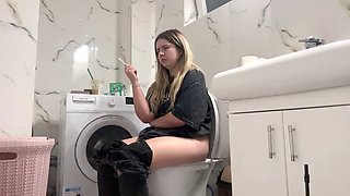 Big Ass Blonde Toilet After Lunch Meal