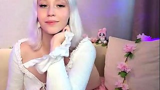 Amateur Blonde Teen Plays Solo with Toy Webcam Porn