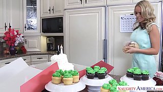 Naughty America Alexis Monroe Taking Her Revenge with a Fuck in the Kitchen