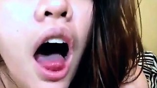 Super Hot Filipina Cougar Babe on Webcam