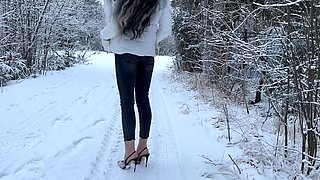 Black Classic Stiletto High Heels with No Back, 12 Cm Heels on Me and on Snow and Ice