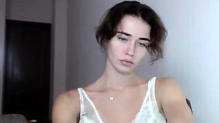 Cute amateur webcam teen girl toying pussy on webcam