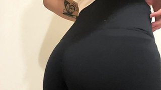 Big boobs milf masturbates with her dildo