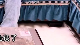 BananaStudio JDSY Sister helps her brother solve his