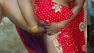 Pinky Bhabhi puts carrot inside her, Desi Bhabhi Video