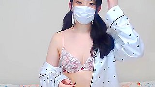 Erotic live chat with cute beautiful girl