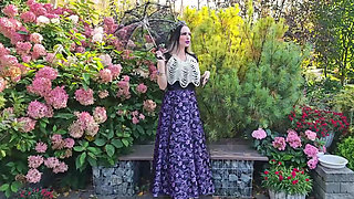Worship Elegant Gothic Dark Goddess