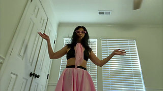 Devyn's Sultry '50s Giantess Fantasy 4K POV Tiny Thrills Awaits!