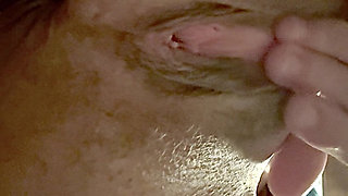 Playing with my pussy, Solo squirt mission