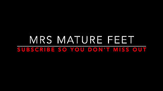 Mrs Mature Feet Toying in Fully Fashioned Stockings 434