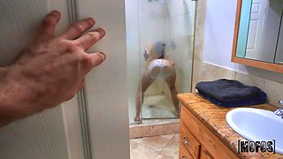Teen Gia Derza Butt fucking In The Shower