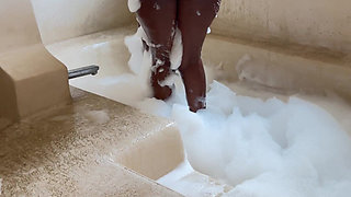 Play with Me in the Bath Tub