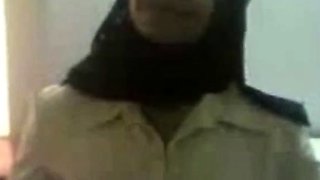 Malaysian Hijabi Gives Blowjob in the Office