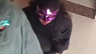 Burka Pehen Ke Do Muslim Bhabhi Ne Saath Mein Chudwaya Foursome Blowjob Doggy Cum on Boobs Hindi Audio