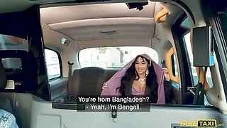 Looking-good Charlie Dean and Yasmina Khan - big ass video - Fake Taxi